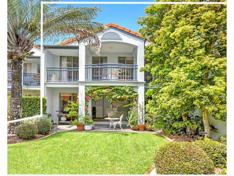 35 John Lund Drive, Hope Island QLD 4212
