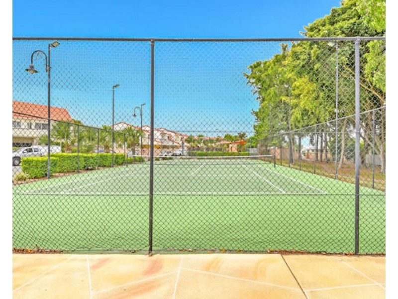 35 John Lund Drive, Hope Island QLD 4212