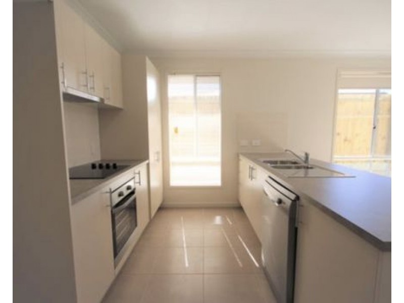 5 Napier Circuit, Silkstone QLD 4304