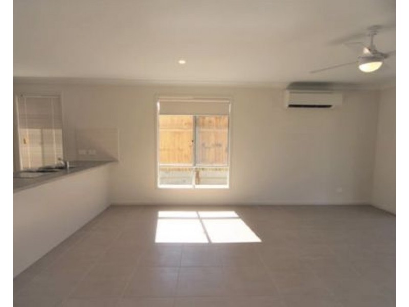 5 Napier Circuit, Silkstone QLD 4304