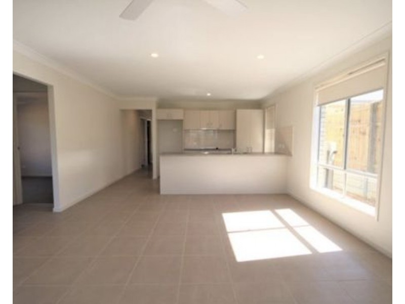 5 Napier Circuit, Silkstone QLD 4304