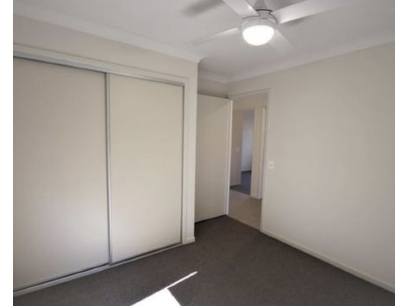 5 Napier Circuit, Silkstone QLD 4304