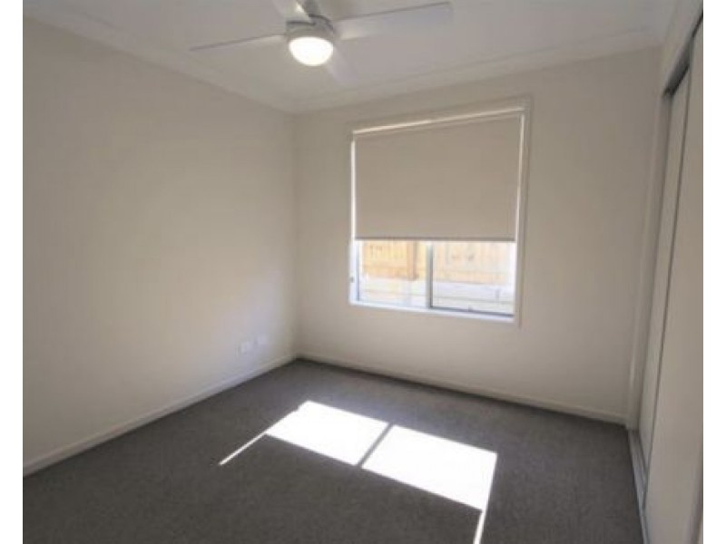 5 Napier Circuit, Silkstone QLD 4304