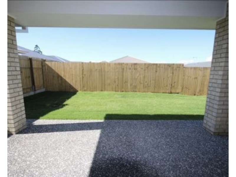 5 Napier Circuit, Silkstone QLD 4304