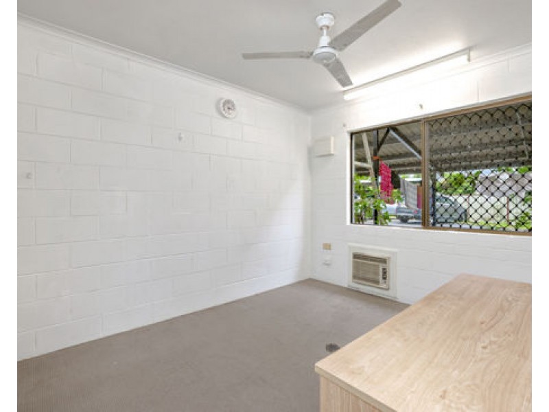 6/64 Pease Street, Manoora QLD 4870