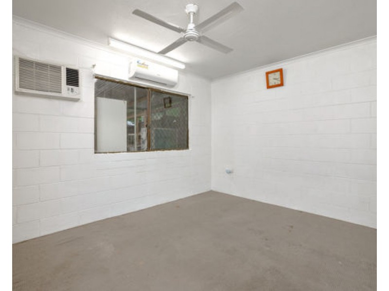 6/64 Pease Street, Manoora QLD 4870