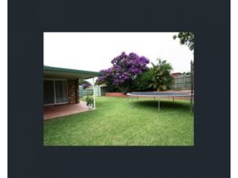 64 Bannockburn Cres, Parkinson QLD 4115