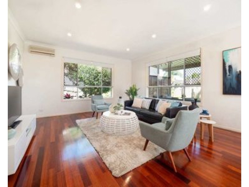 5 Goold Cl, Robertson QLD 4109