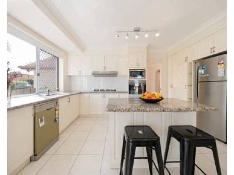 5 Goold Cl, Robertson QLD 4109