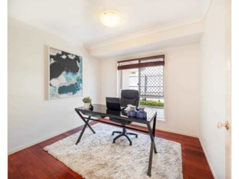 5 Goold Cl, Robertson QLD 4109