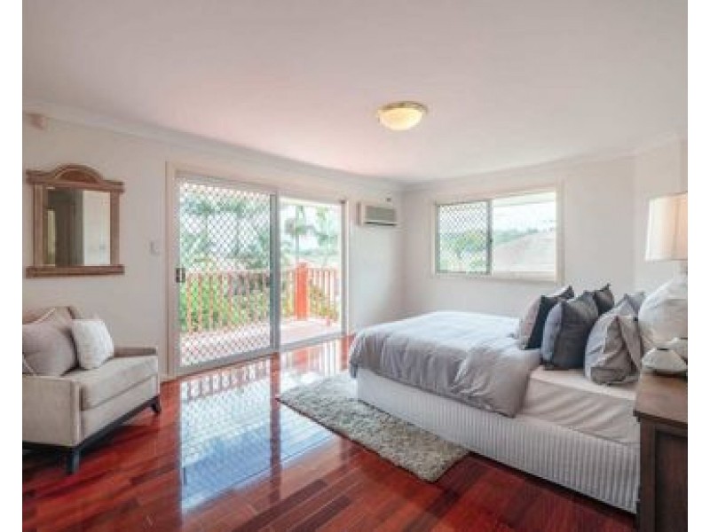 5 Goold Cl, Robertson QLD 4109