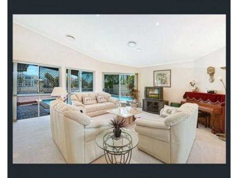 4 Warriewood Place, Robina QLD 4226