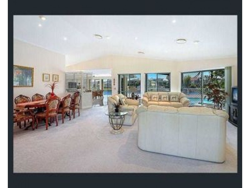 4 Warriewood Place, Robina QLD 4226