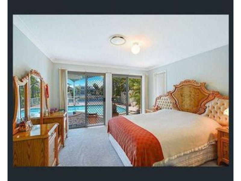 4 Warriewood Place, Robina QLD 4226