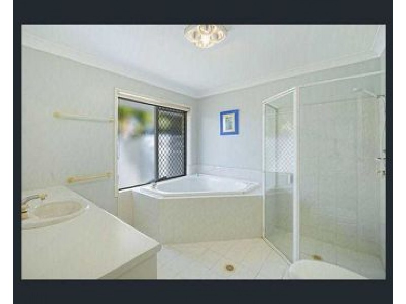 4 Warriewood Place, Robina QLD 4226