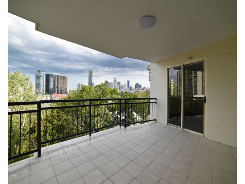 17/451 Gregory Terrace, Spring Hill QLD 4000