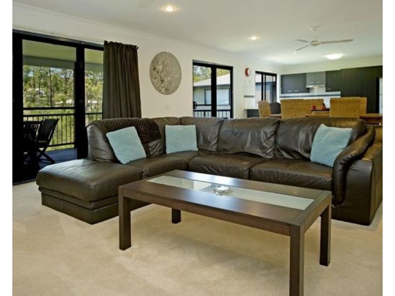 38 Cobb and Co Drive, Oxenford QLD 4210