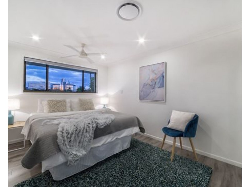 7 Daimler Drive, Bundall QLD 4217