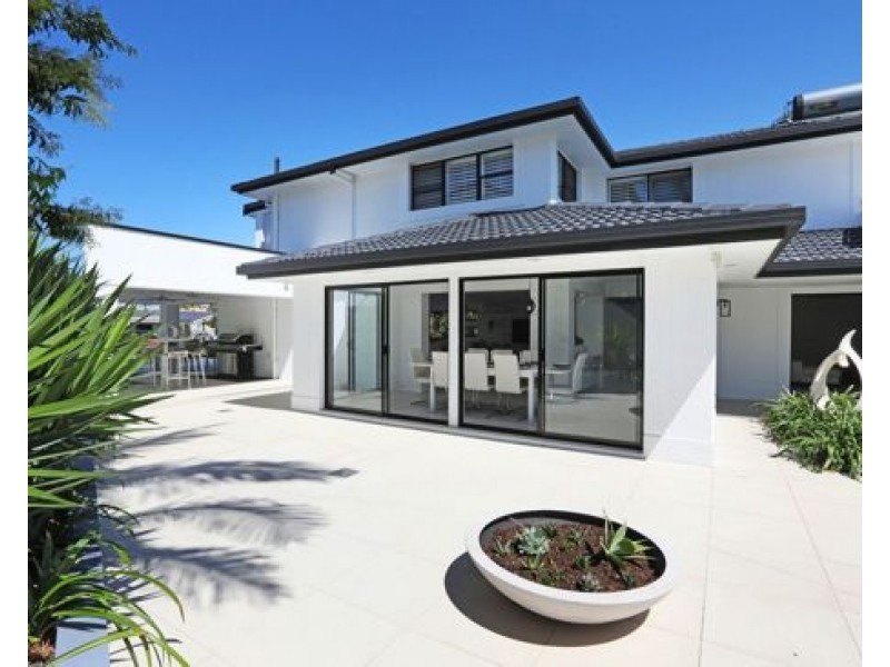 9 Norseman Court, Surfers Paradise QLD 4217