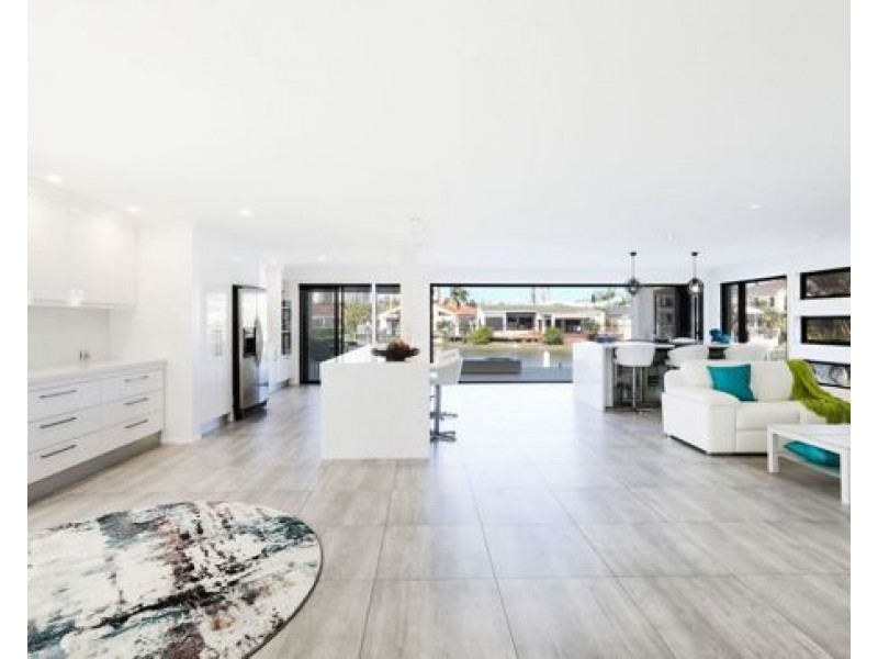 9 Norseman Court, Surfers Paradise QLD 4217