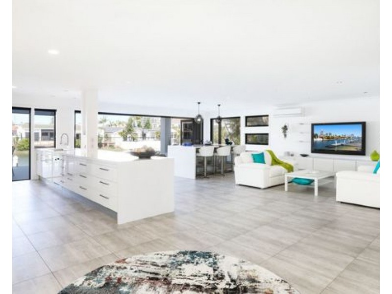 9 Norseman Court, Surfers Paradise QLD 4217