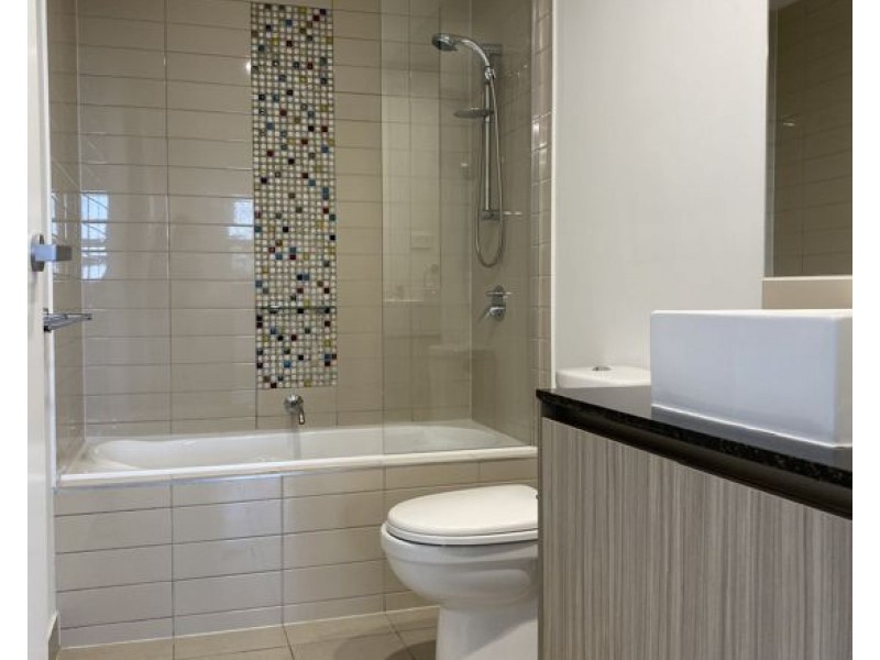 4100 42 Laver Drive, Robina QLD 4226