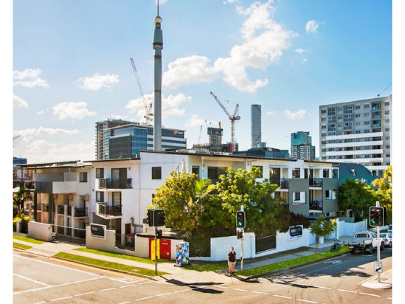 3 49 Russell street, South Brisbane QLD 4101