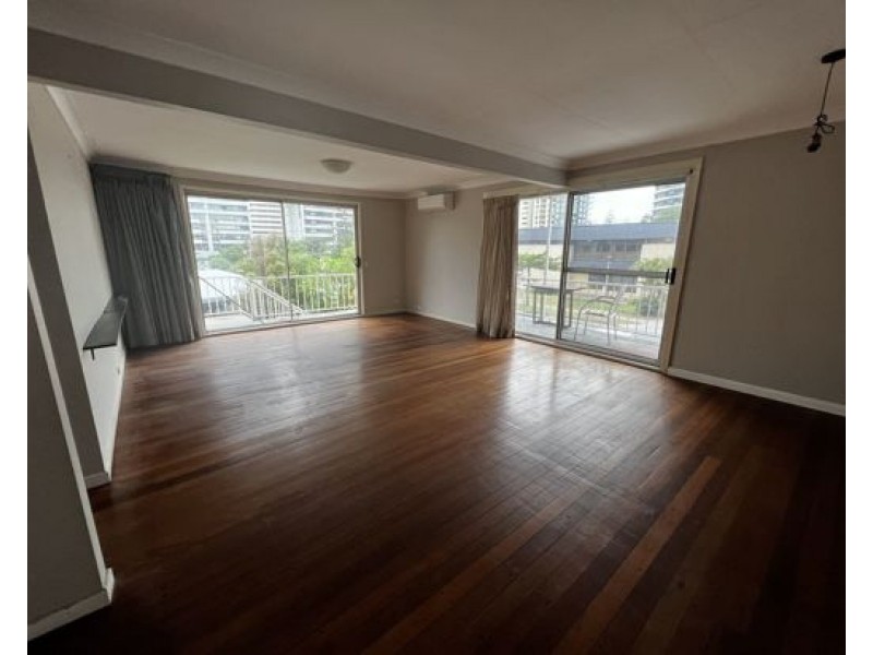 4/20 Philip Avenue, Broadbeach QLD 4218