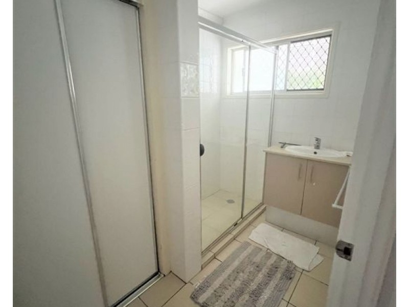 4/20 Philip Avenue, Broadbeach QLD 4218