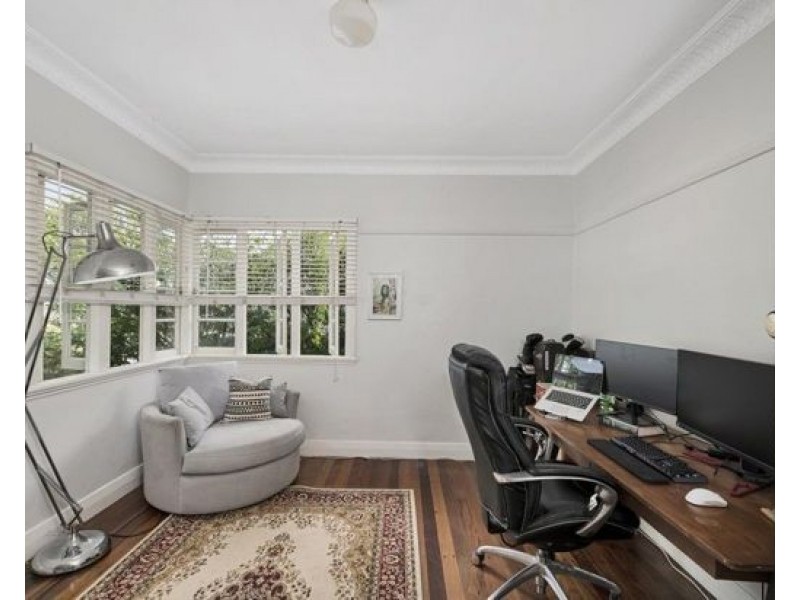 112 Plimsoll Street, Greenslopes QLD 4120