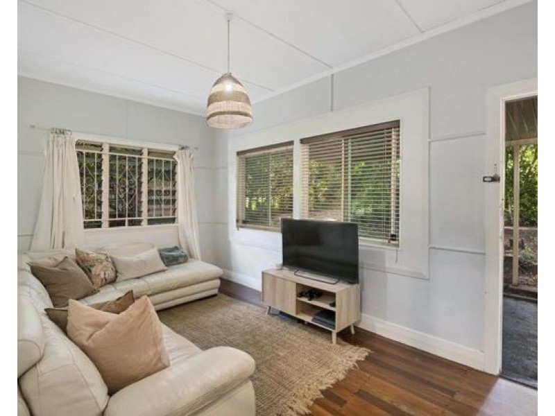 112 Plimsoll Street, Greenslopes QLD 4120