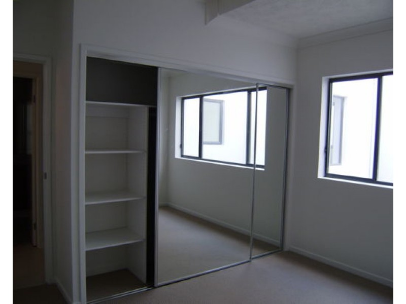 64/2 Acacia Court, Robina QLD 4226