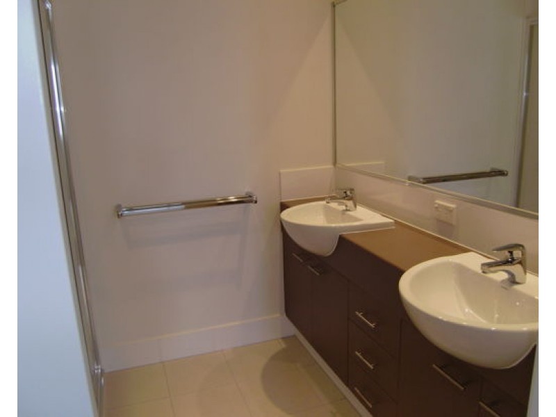 64/2 Acacia Court, Robina QLD 4226