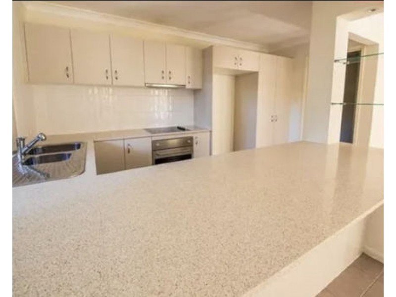 1 32-34 Margaret St, Southport QLD 4215