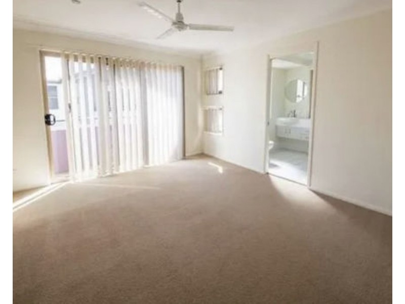 1 32-34 Margaret St, Southport QLD 4215