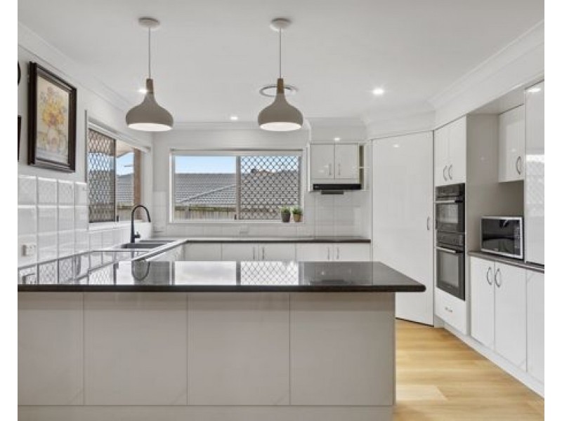 8 lexington place, Wishart QLD 4122