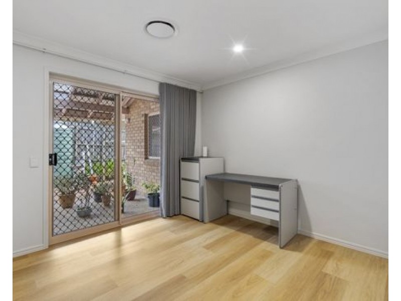 8 lexington place, Wishart QLD 4122