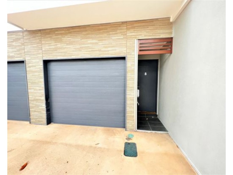 8/3028 The Boulevard, Carrara QLD 4211