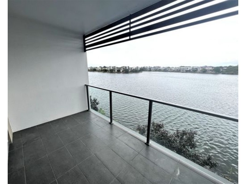 8/3028 The Boulevard, Carrara QLD 4211