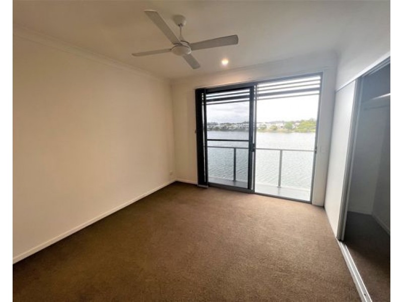 8/3028 The Boulevard, Carrara QLD 4211