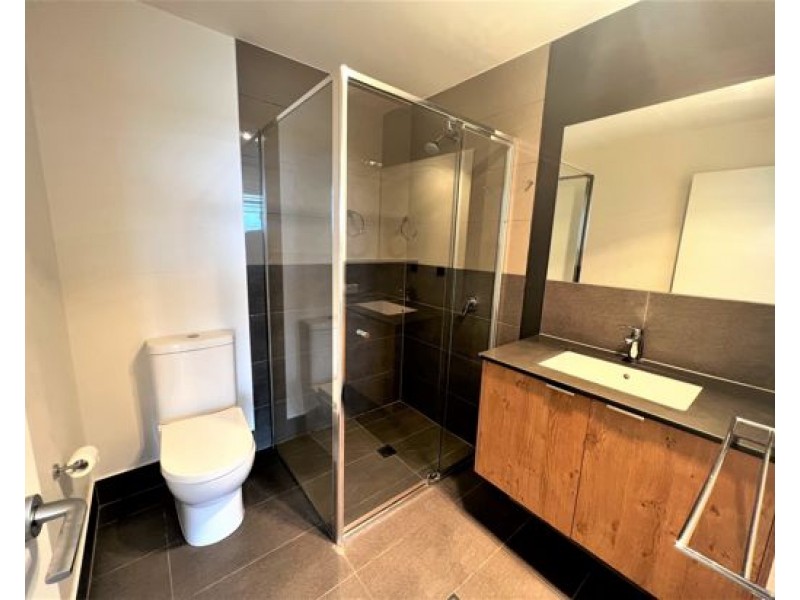 8/3028 The Boulevard, Carrara QLD 4211