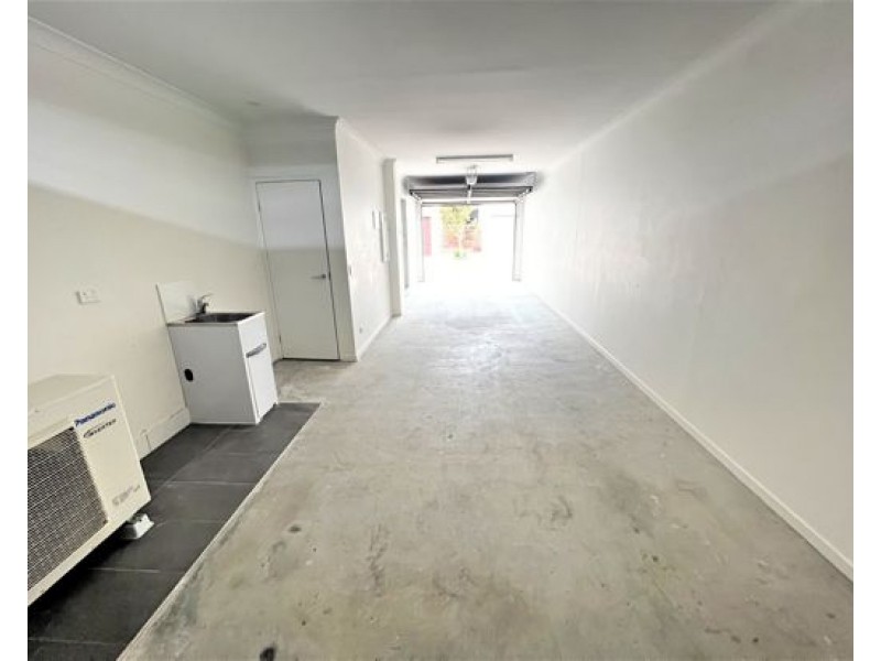 8/3028 The Boulevard, Carrara QLD 4211