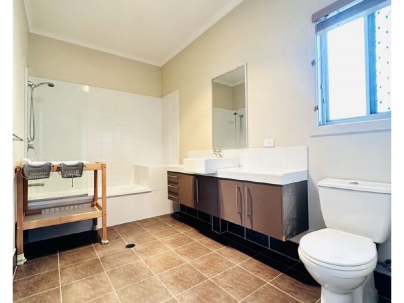 Unit 2/27 Anzac Road, Carina Heights QLD 4152