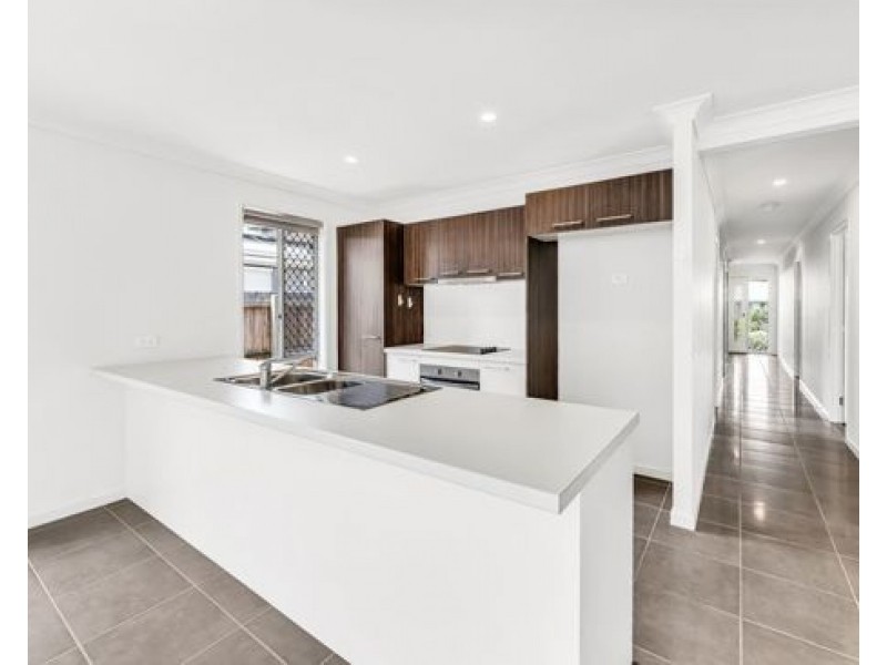 6 Naples Court, Redbank QLD 4301