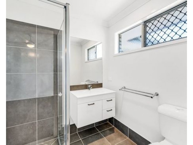 6 Naples Court, Redbank QLD 4301