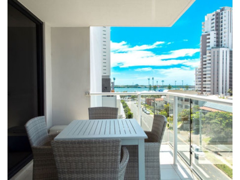 304 133 Scarborough Street Southport, Southport QLD 4215