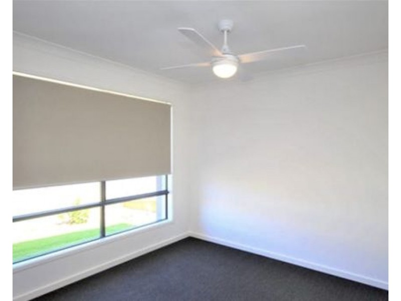 7 Bell Street, Silkstone QLD 4304