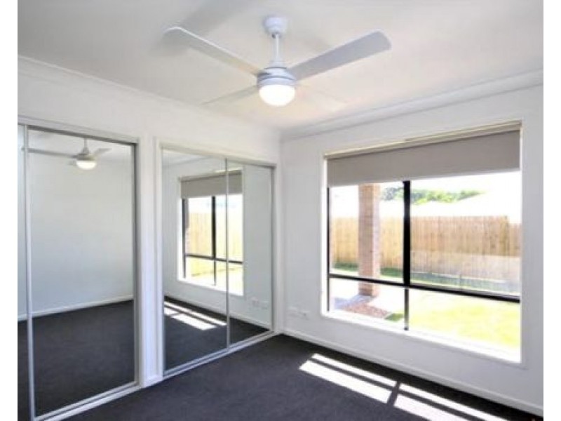 7 Bell Street, Silkstone QLD 4304