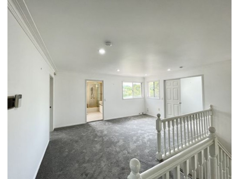 5 Lindfield Circuit, Robertson QLD 4109
