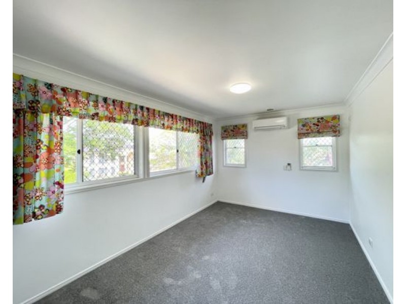 5 Lindfield Circuit, Robertson QLD 4109